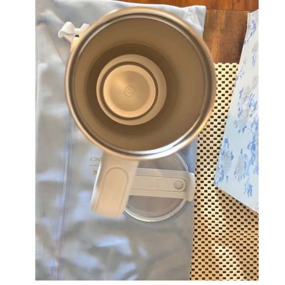 Stanley x LoveShackFancy 40oz Quencher Tumbler – Floral Blue - Picture 4 of 5